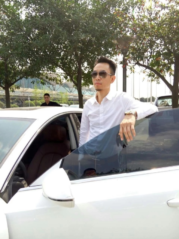 杨岳的第一张照片--基隆交友中心