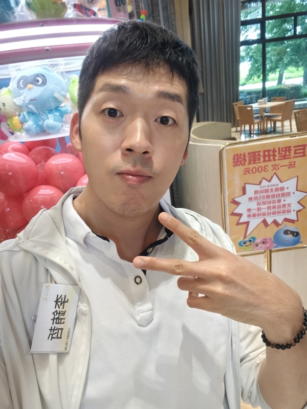 銪哲的第一张照片--基隆交友中心